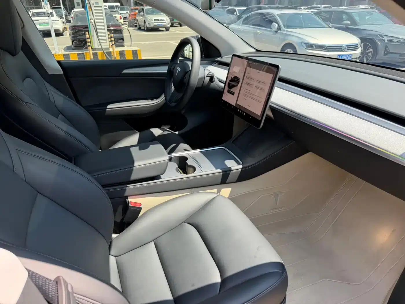 Model Y 2023 Rear-Wheel Drive — миниатюра 6