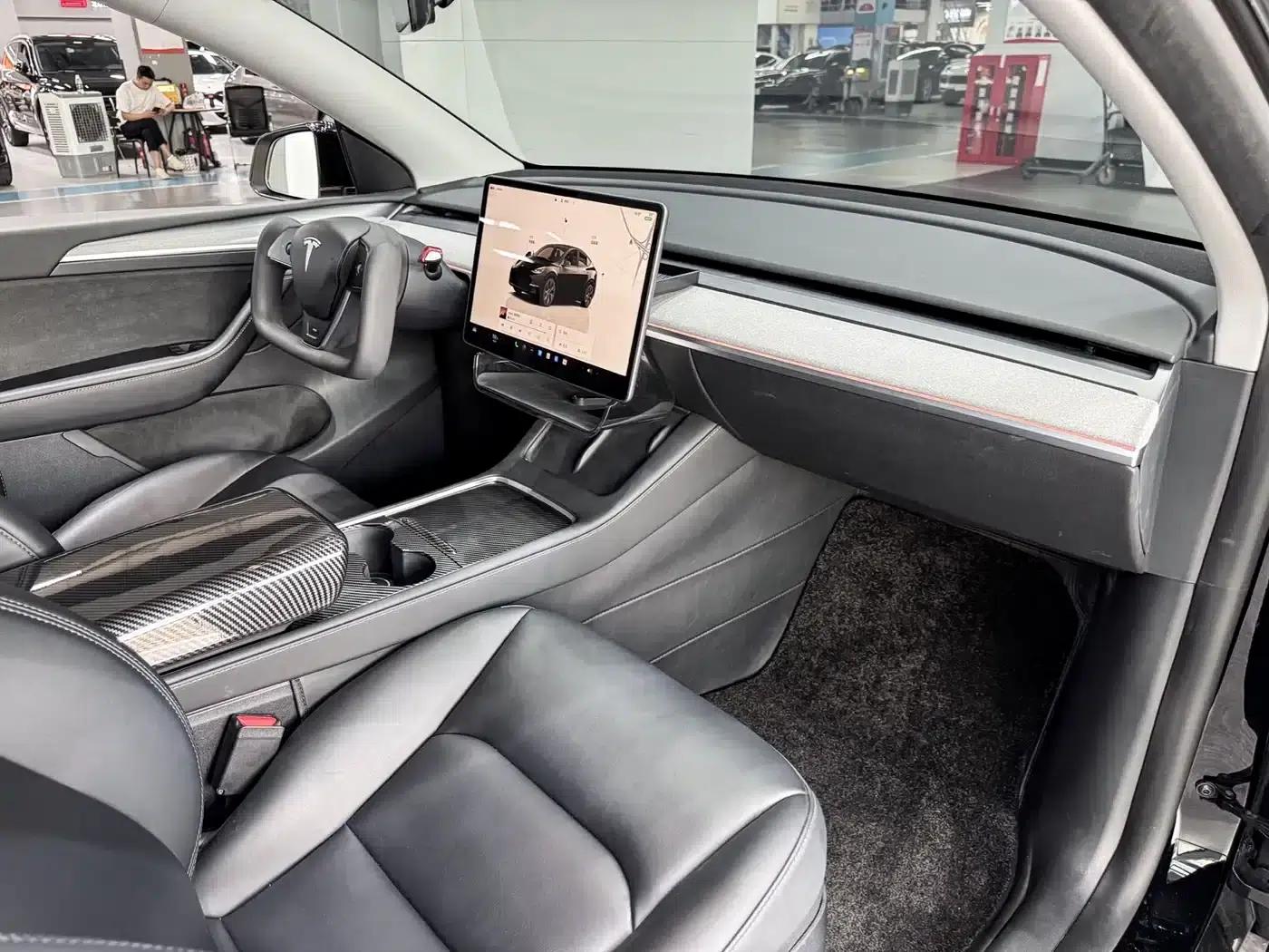 Model Y 2023 Rear-Wheel Drive — миниатюра 12