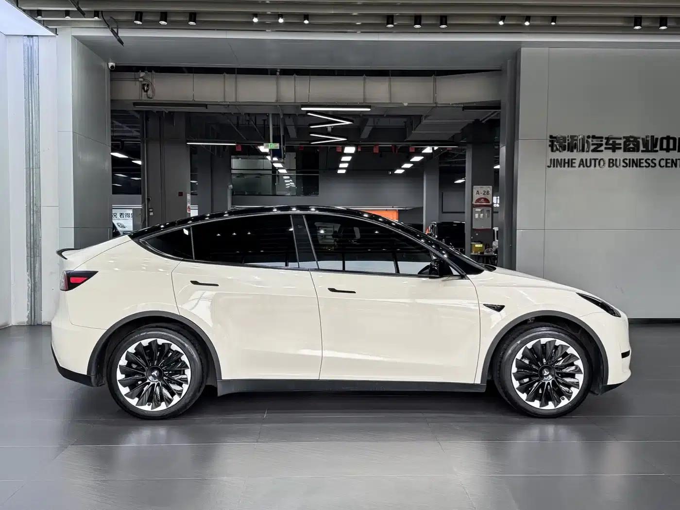 Model Y 2023 Rear-Wheel Drive — миниатюра 17