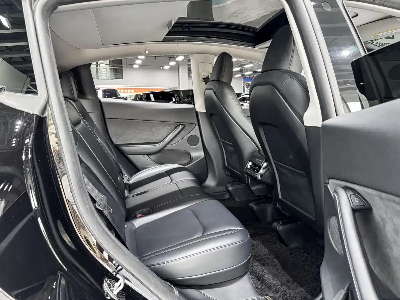 Model Y 2023 Rear-Wheel Drive — миниатюра 8