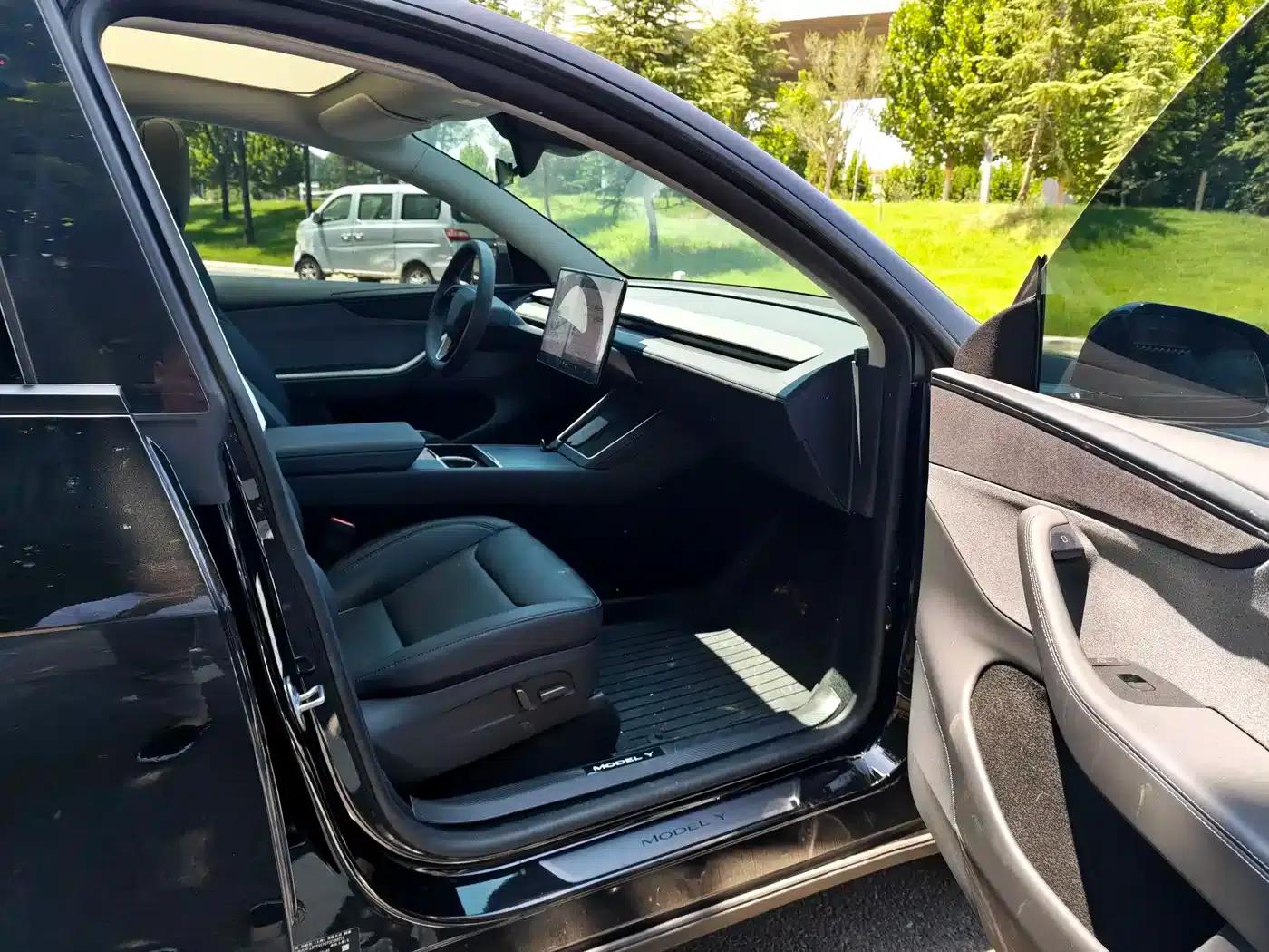 Model Y 2025 Rear-Wheel Drive — миниатюра 7