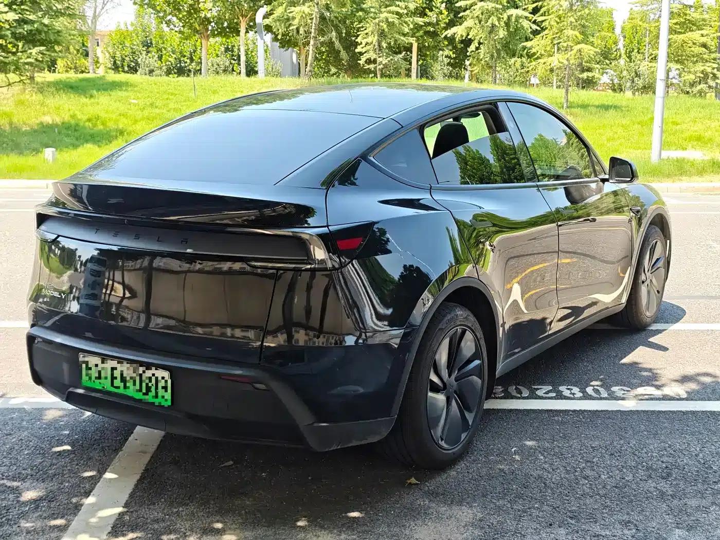 Model Y 2025 Rear-Wheel Drive — миниатюра 9