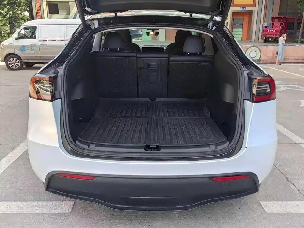 Model Y 2023 Rear-Wheel Drive — миниатюра 12