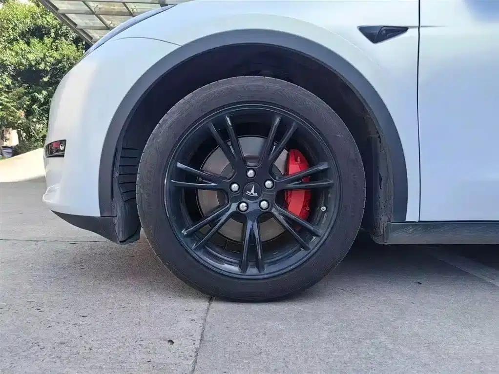 Model Y 2023 Rear-Wheel Drive — миниатюра 13
