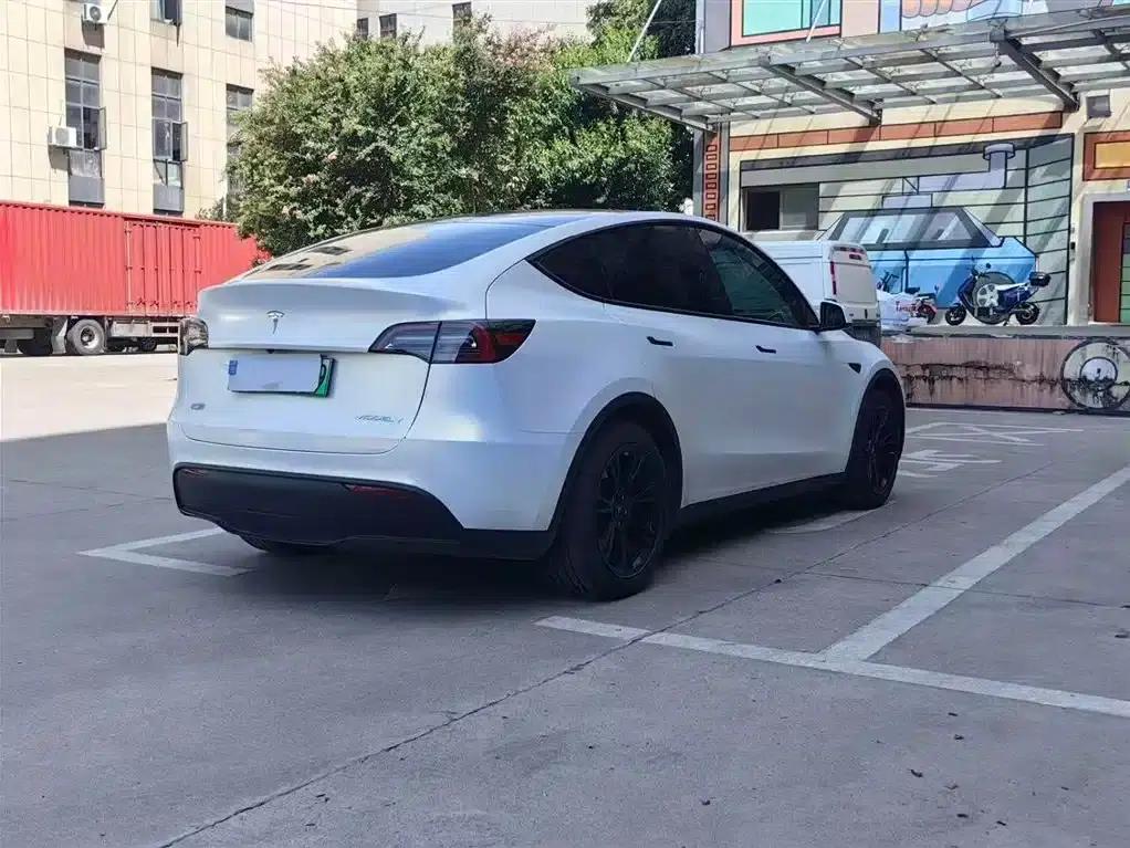 Model Y 2023 Rear-Wheel Drive — миниатюра 17