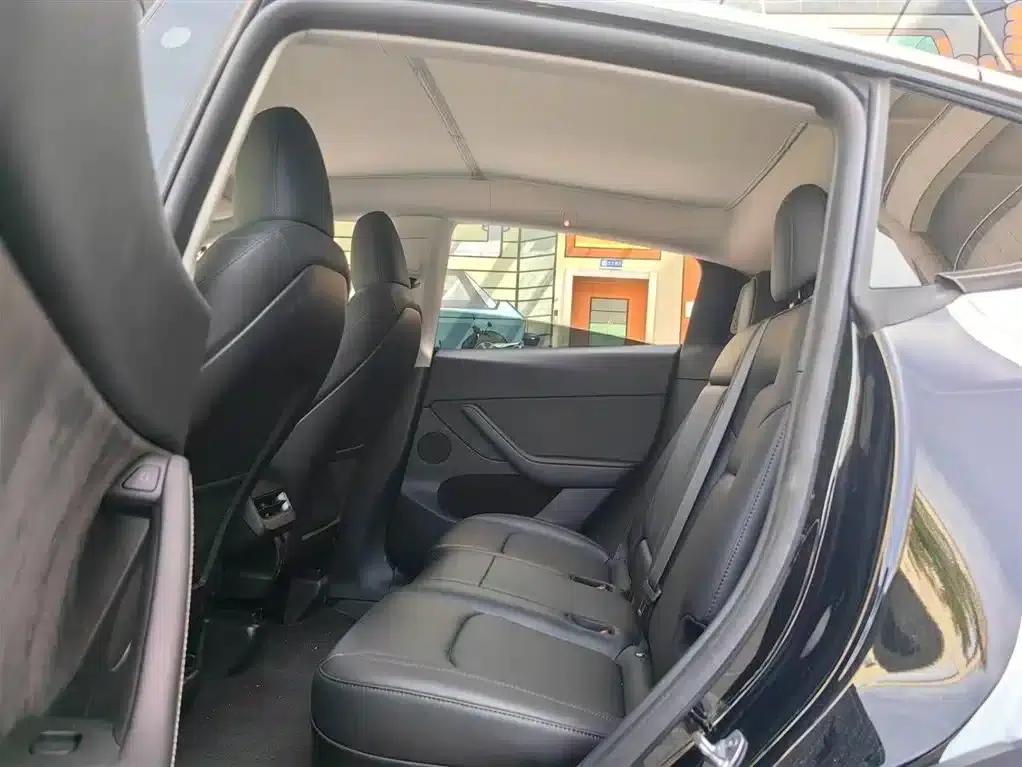 Model Y 2023 Rear-Wheel Drive — миниатюра 6