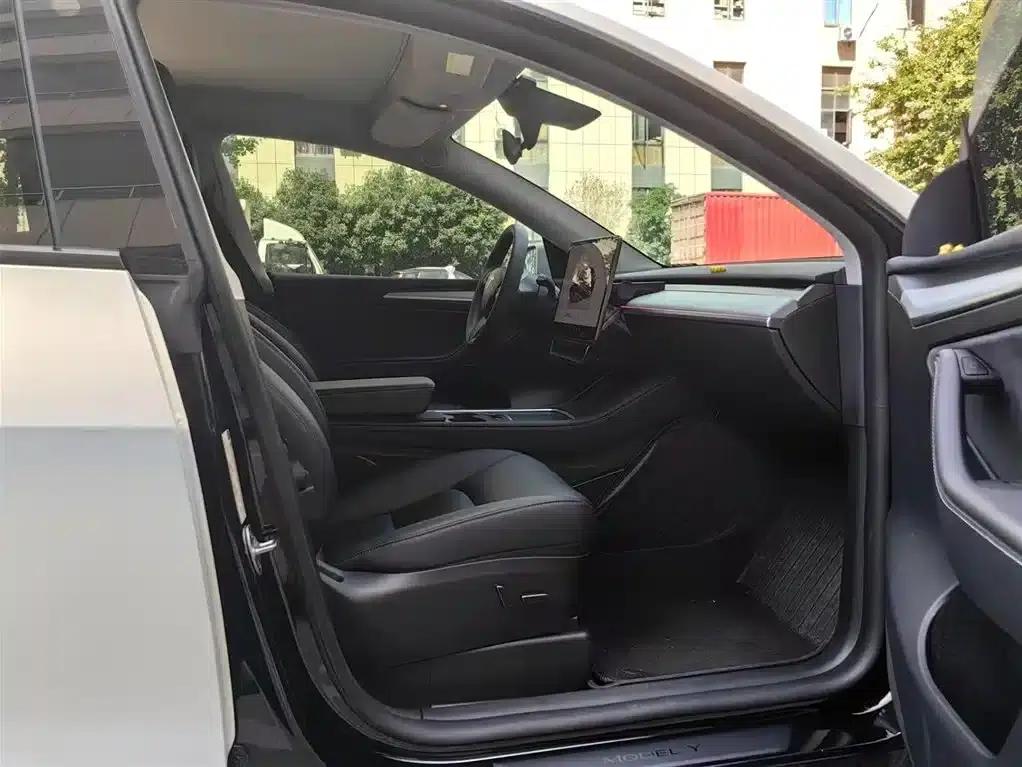 Model Y 2023 Rear-Wheel Drive — миниатюра 7