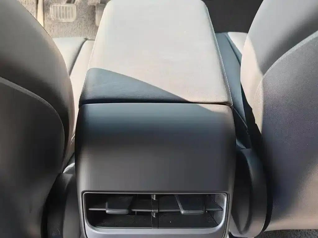 Model Y 2023 Rear-Wheel Drive — миниатюра 11