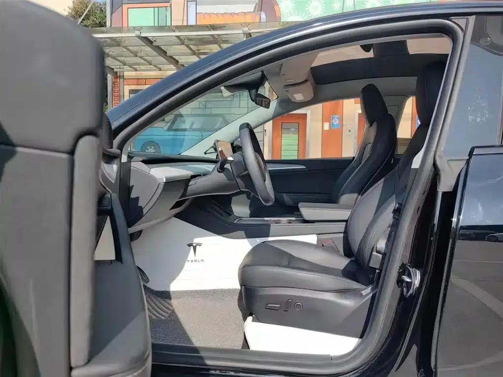Model Y 2023 Rear-Wheel Drive — миниатюра 5