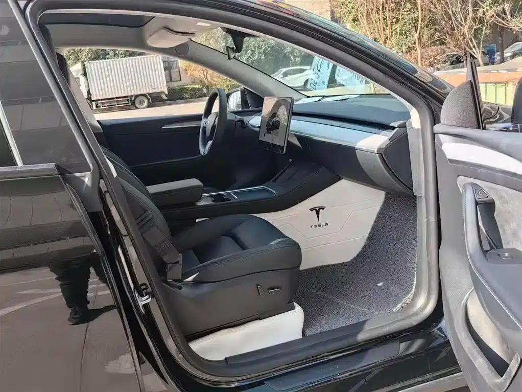 Model Y 2023 Rear-Wheel Drive — миниатюра 7