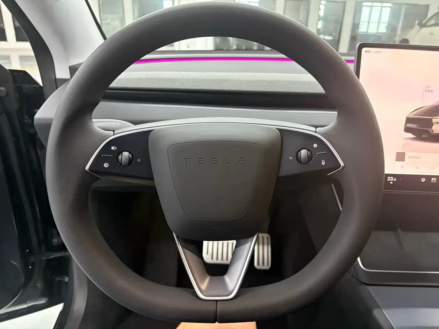 Model Y 2025 Long Range All-Wheel Drive — миниатюра 5