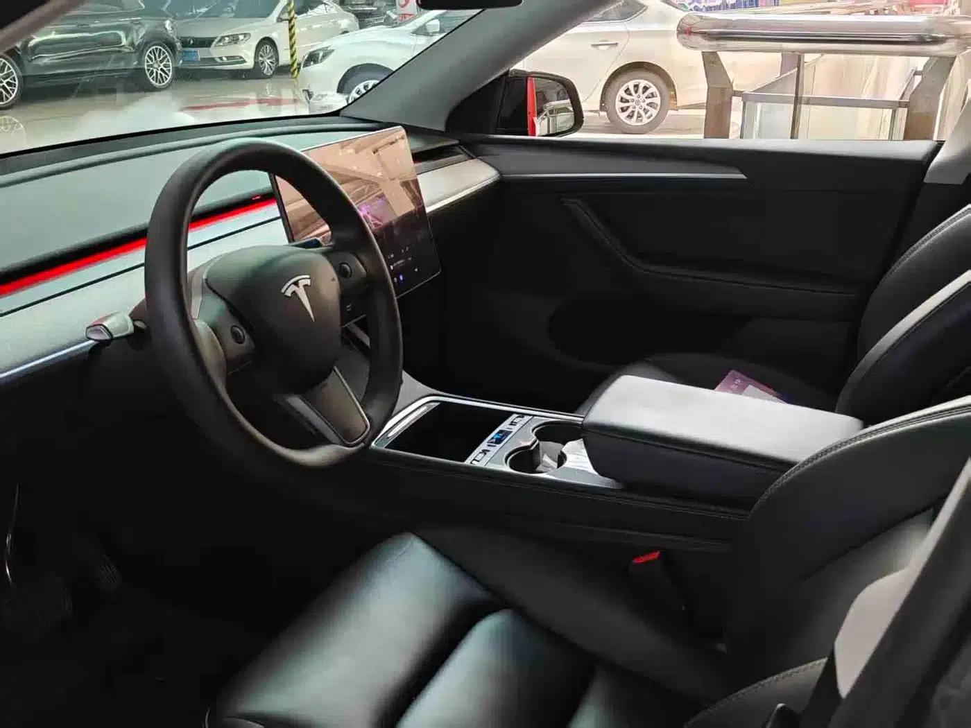 Model Y 2023 Rear-Wheel Drive — миниатюра 3