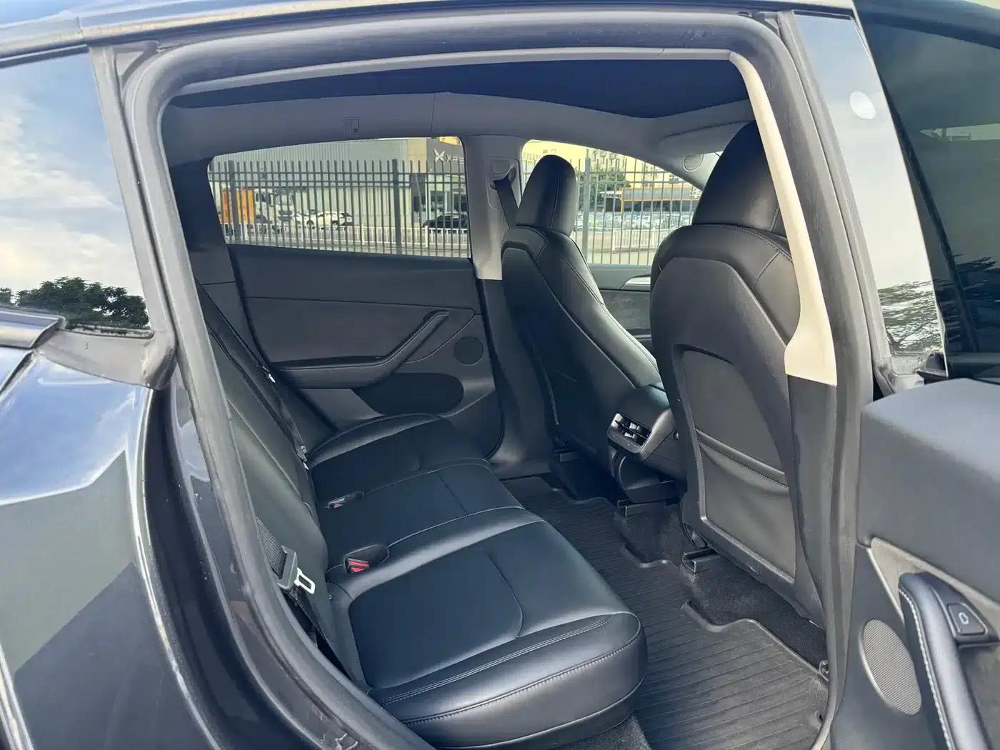 Model Y 2024 Long Range All-Wheel Drive — миниатюра 11
