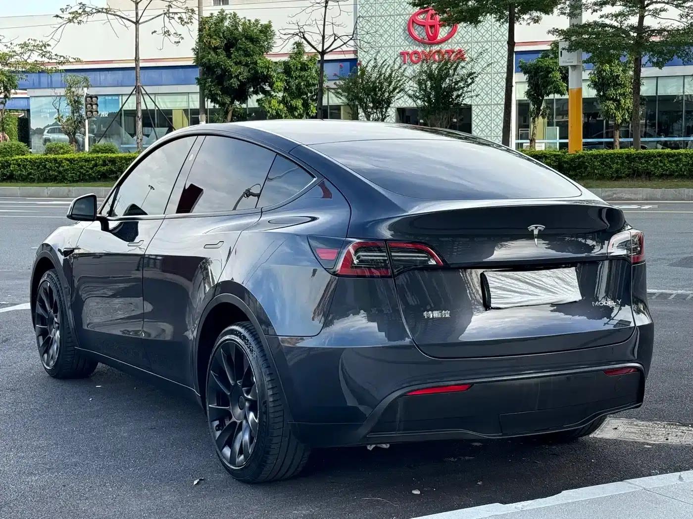 Model Y 2024 Long Range All-Wheel Drive — миниатюра 16
