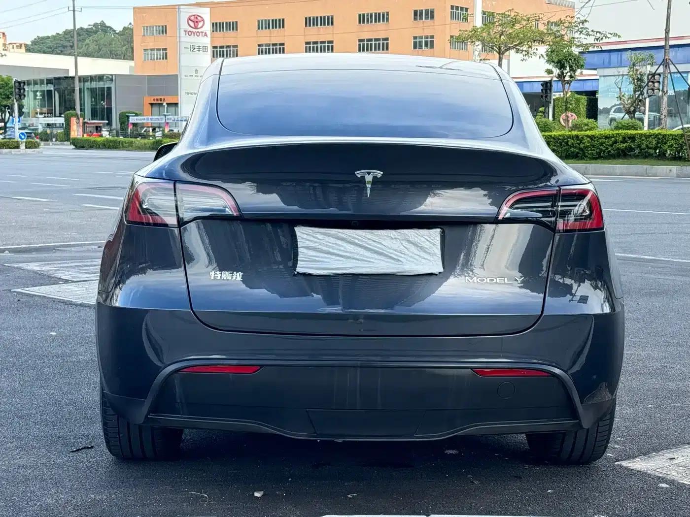 Model Y 2024 Long Range All-Wheel Drive — миниатюра 17