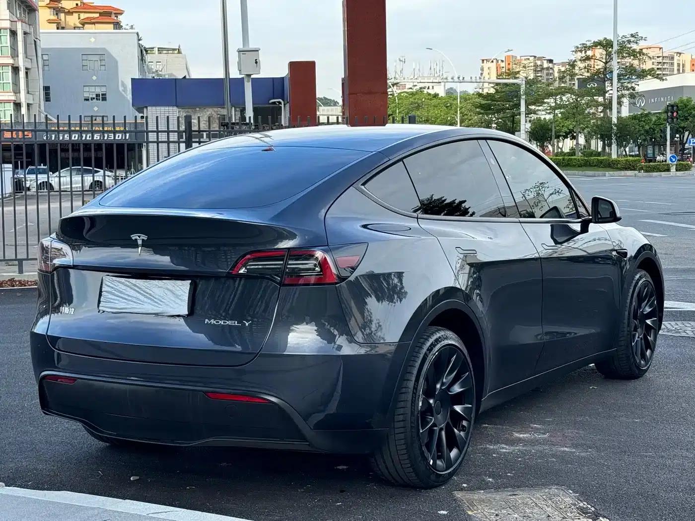 Model Y 2024 Long Range All-Wheel Drive — миниатюра 18