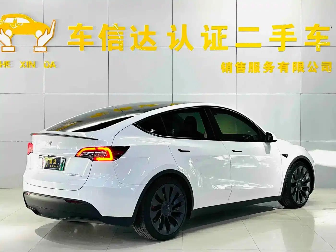 Model Y 2023 Performance All-Wheel Drive — миниатюра 3