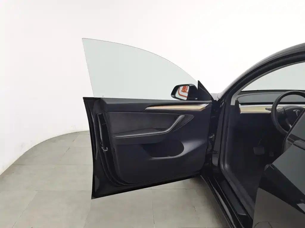 Model Y 2021 Standard Range Rear-Wheel Drive — миниатюра 8