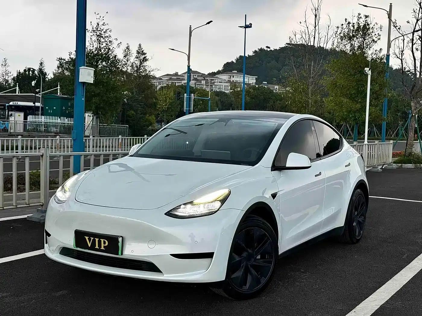 Model Y 2023 Rear-Wheel Drive — миниатюра 1