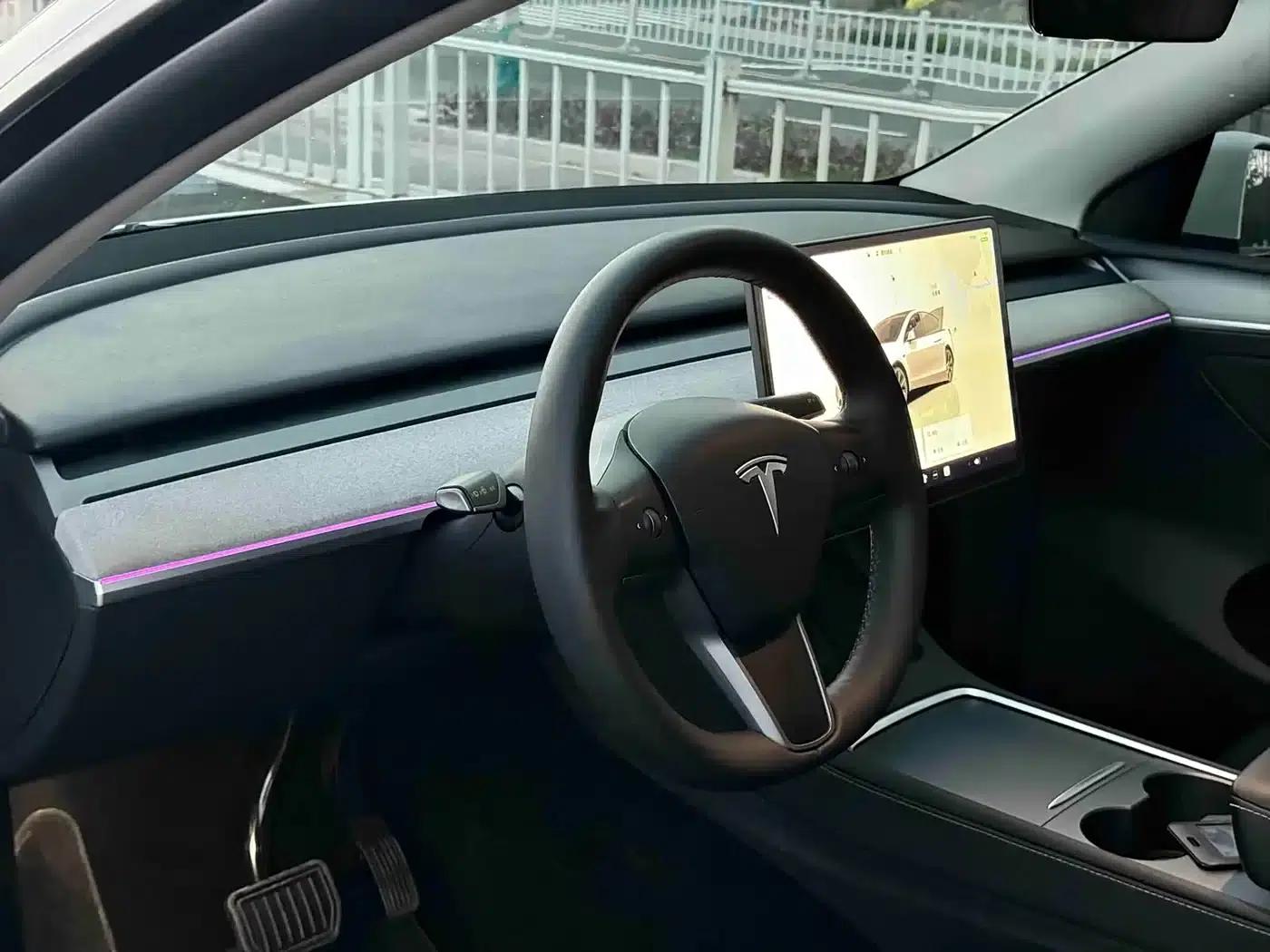 Model Y 2023 Rear-Wheel Drive — миниатюра 3