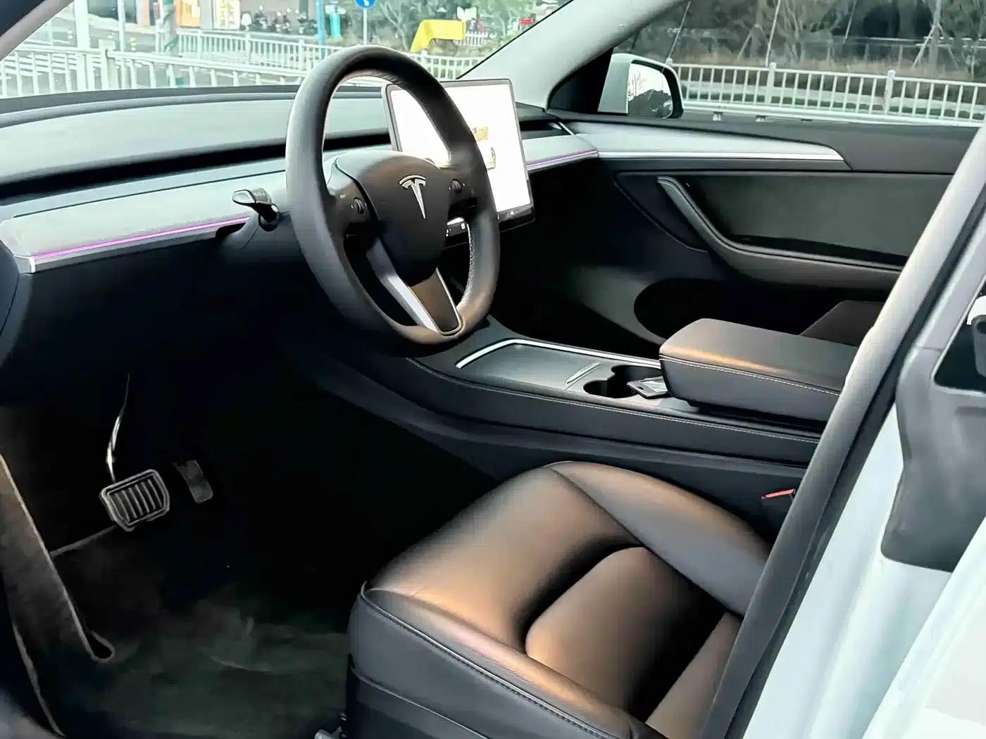 Model Y 2023 Rear-Wheel Drive — миниатюра 4