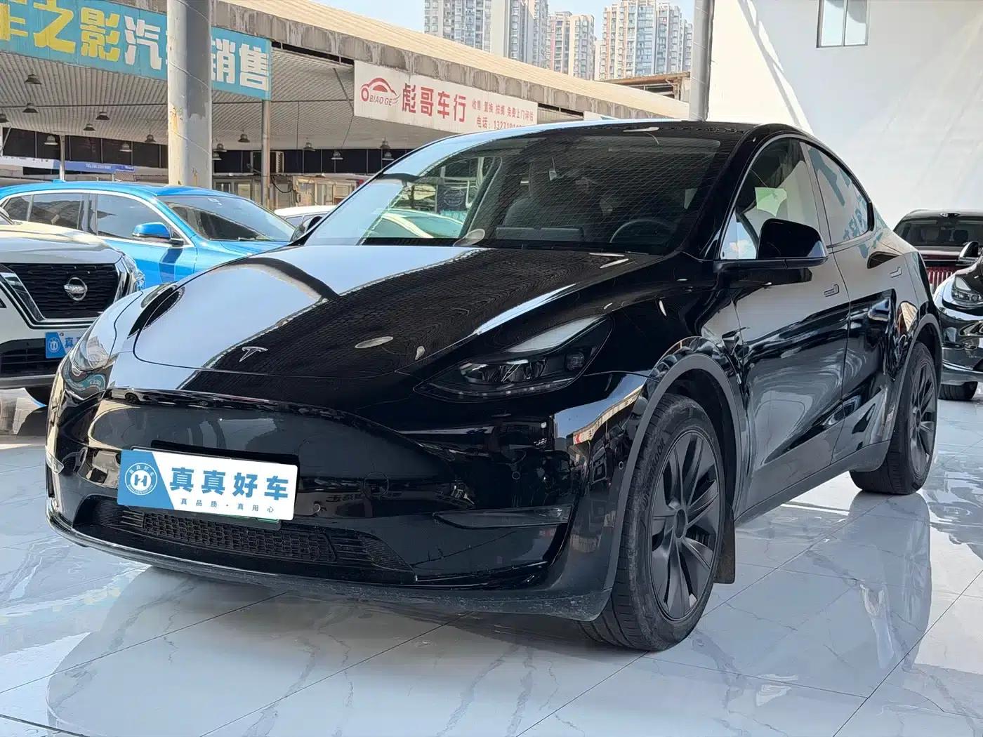 Model Y 2023 Long Range All-Wheel Drive — миниатюра 1