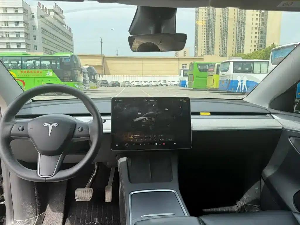 Model Y 2023 Rear-Wheel Drive — миниатюра 8