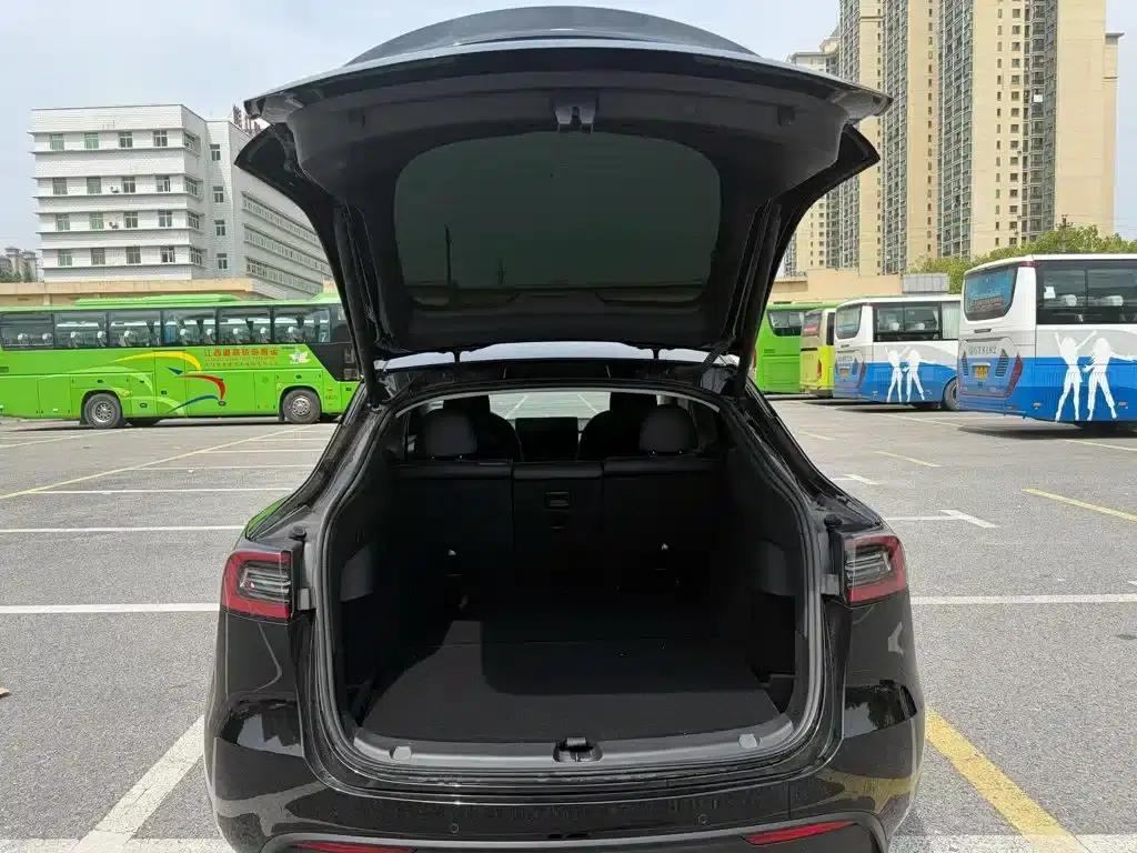 Model Y 2023 Rear-Wheel Drive — миниатюра 9