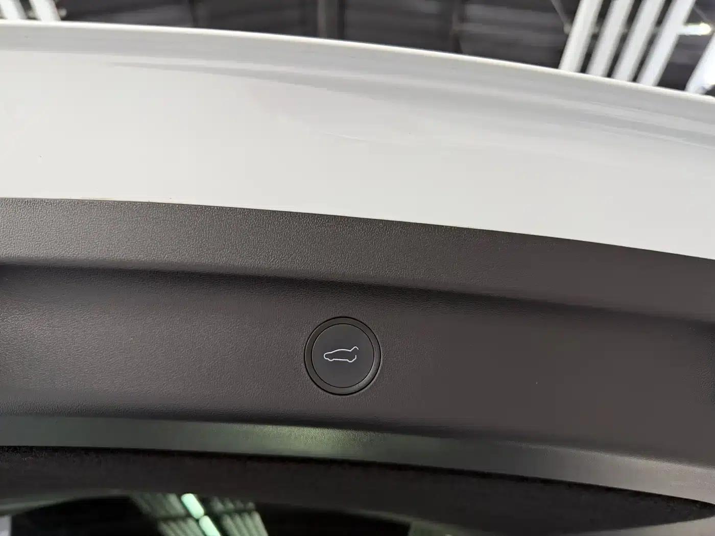 Model Y 2024 Rear-Wheel Drive — миниатюра 13
