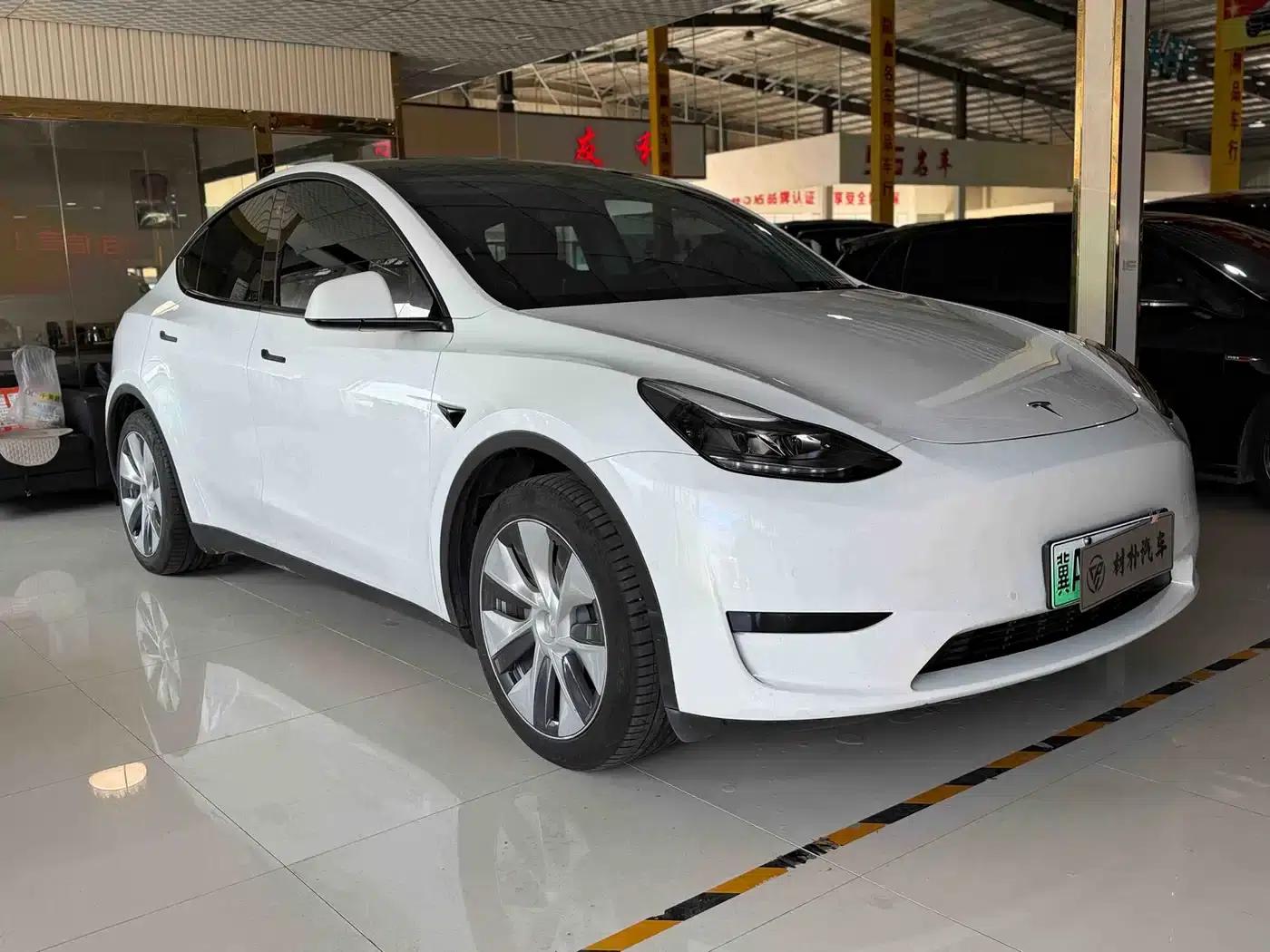 Model Y 2022 Rear-Wheel Drive — миниатюра 3