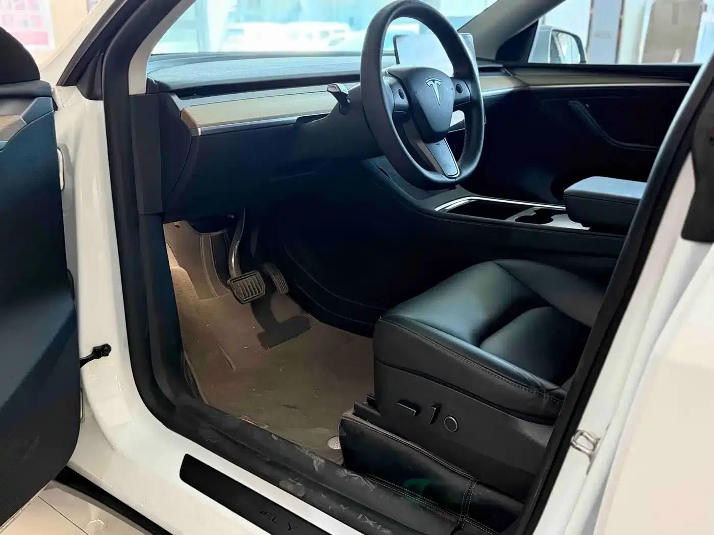 Model Y 2022 Rear-Wheel Drive — миниатюра 6