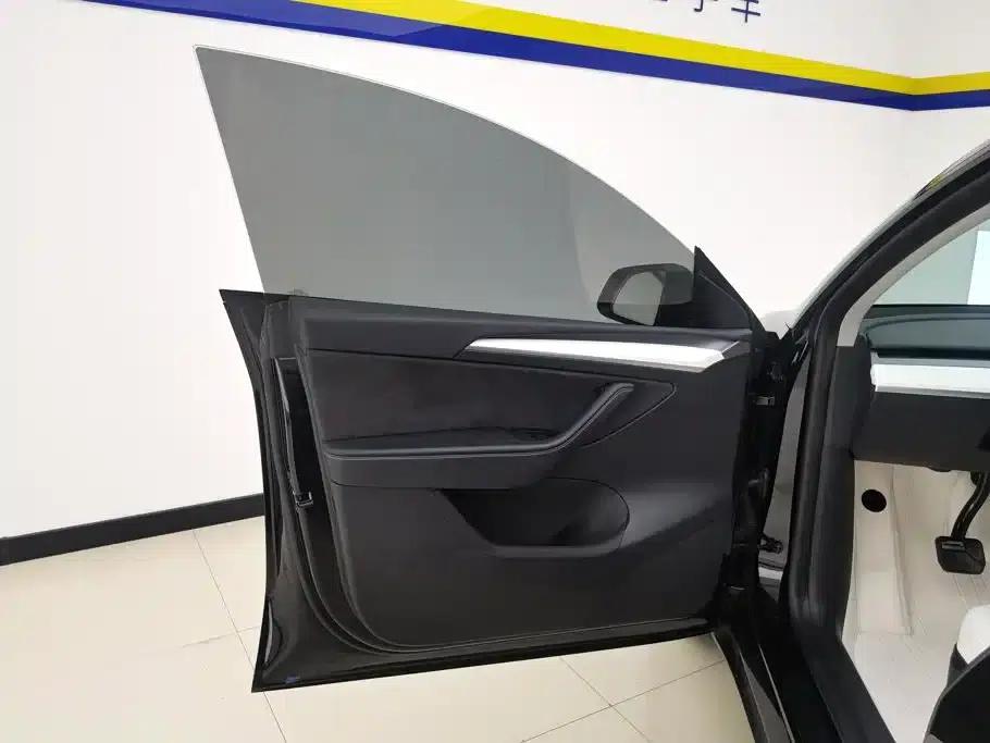 Model Y 2022 Long Range All-Wheel Drive — миниатюра 7
