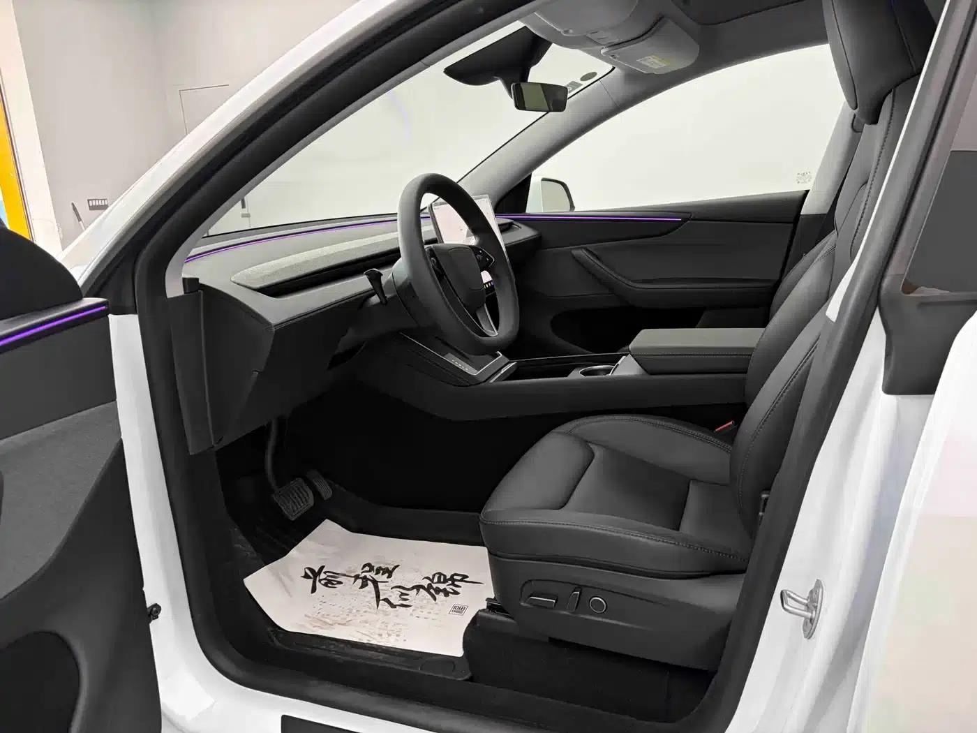 Model Y 2025 Long Range All-Wheel Drive — миниатюра 4
