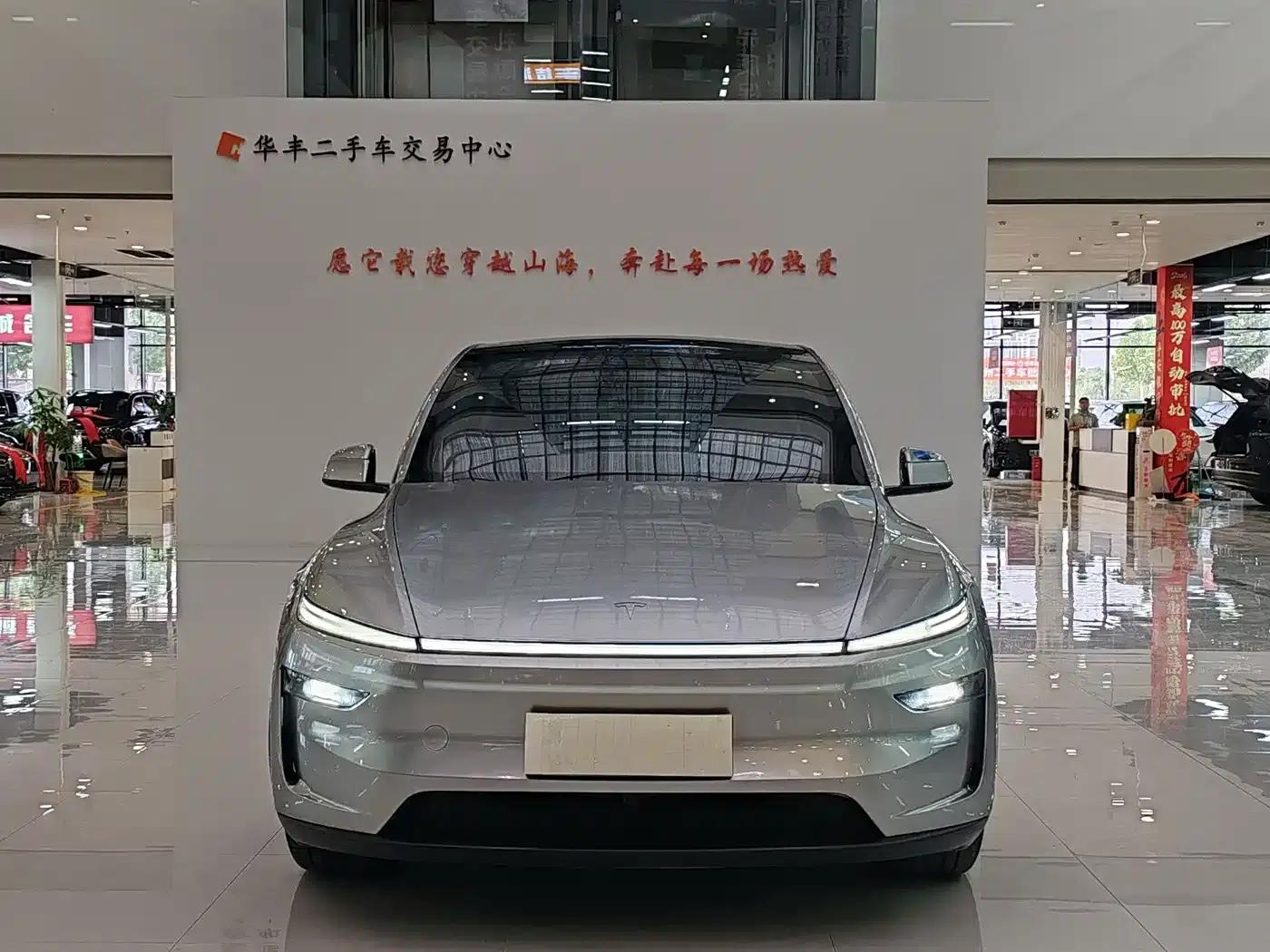 Model Y 2025 Rear-Wheel Drive — миниатюра 3