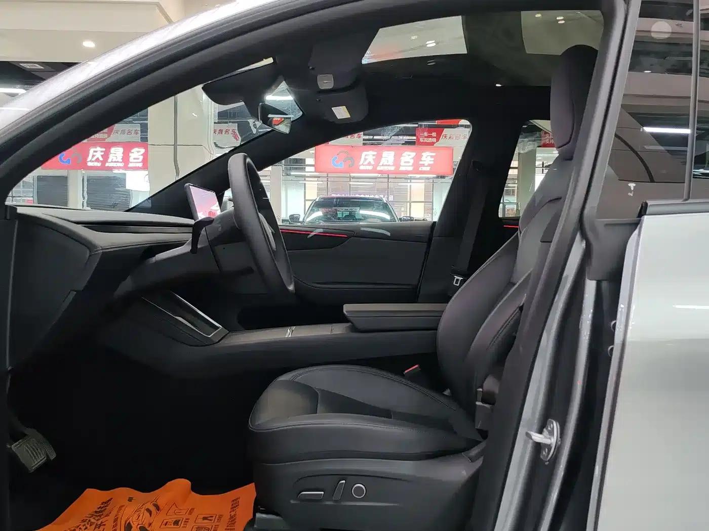 Model Y 2025 Rear-Wheel Drive — миниатюра 5