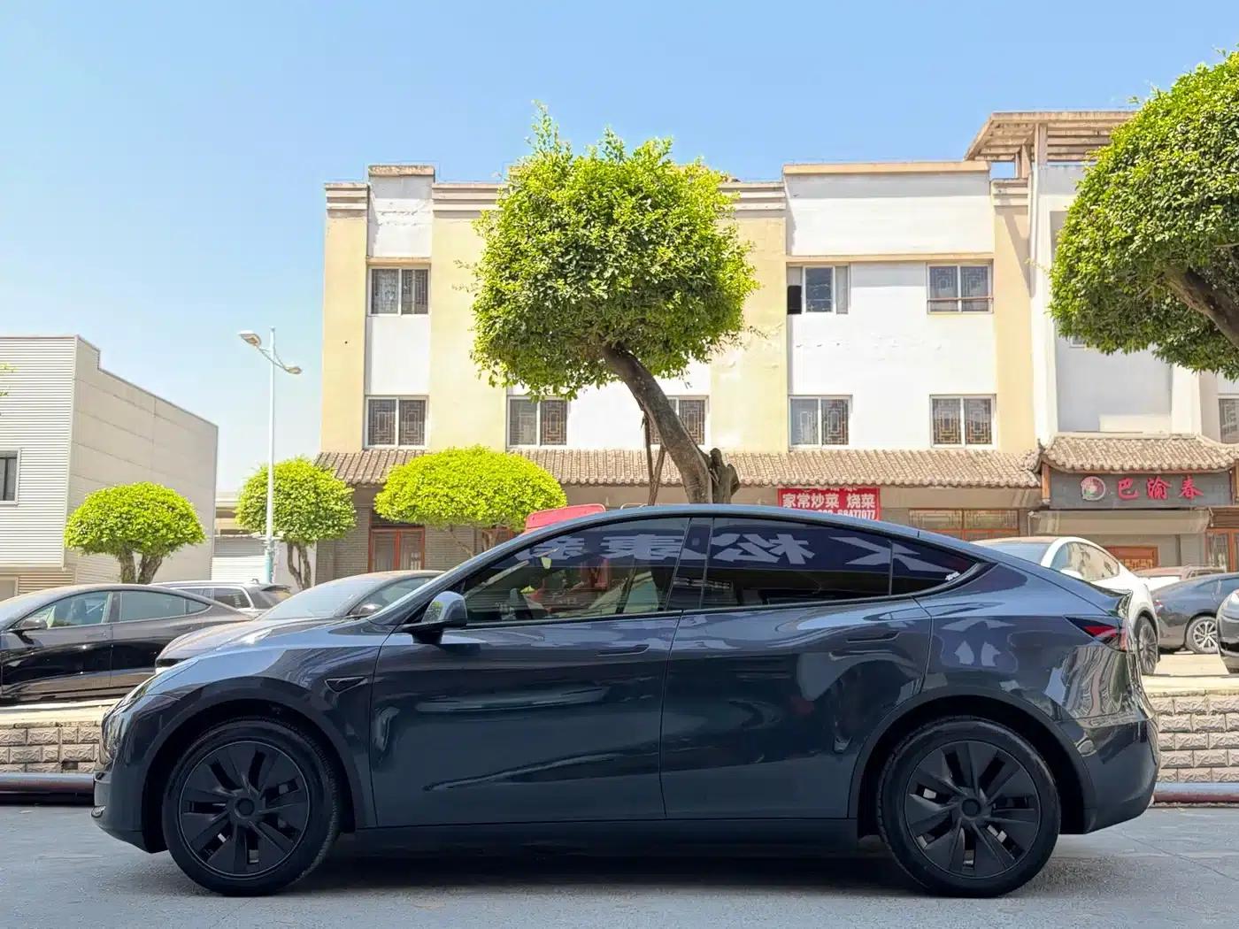 Model Y 2024 Long Range All-Wheel Drive — миниатюра 3