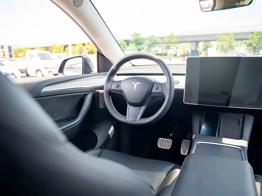 Model Y 2023 Long Range All-Wheel Drive — миниатюра 17