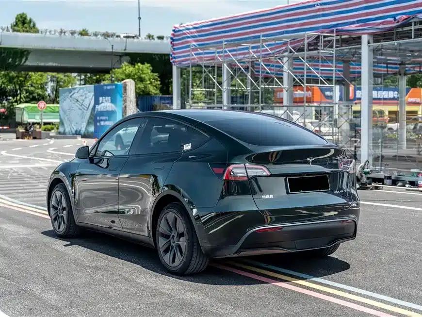 Model Y 2023 Long Range All-Wheel Drive — миниатюра 6