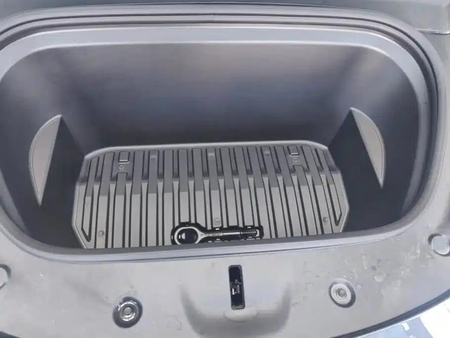 Model Y 2024 Rear-Wheel Drive — миниатюра 10