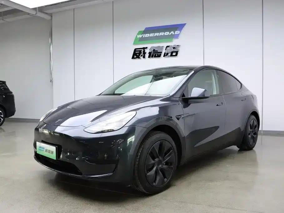 Model Y 2024 Rear-Wheel Drive — миниатюра 1