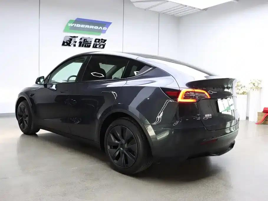 Model Y 2024 Rear-Wheel Drive — миниатюра 5