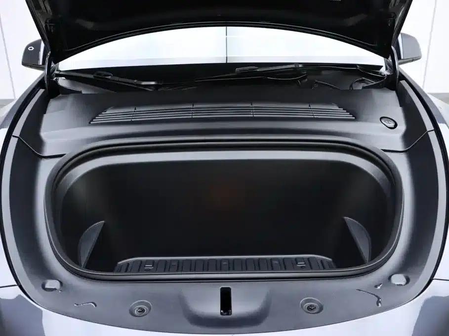Model Y 2024 Rear-Wheel Drive — миниатюра 9