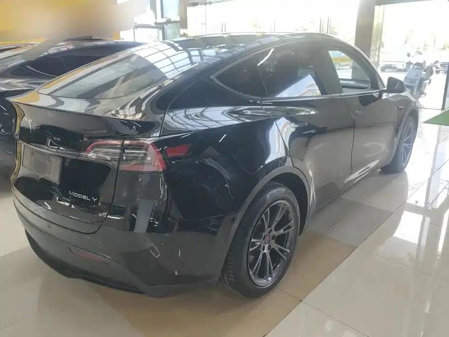 Model Y 2023 Rear-Wheel Drive — миниатюра 3