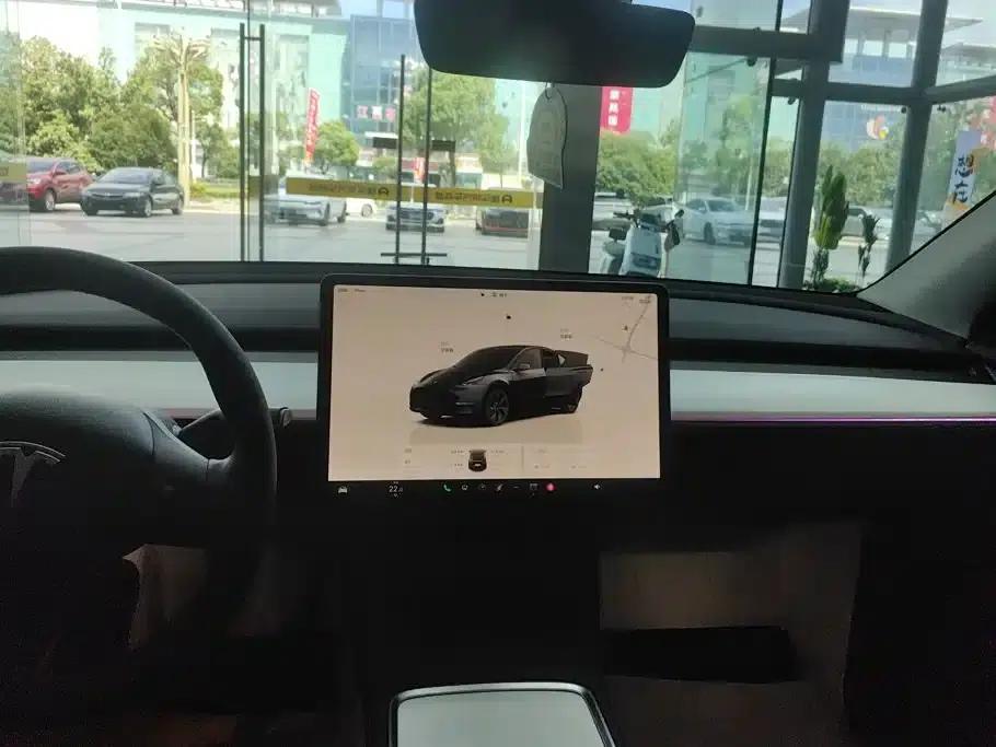 Model Y 2024 Rear-Wheel Drive — миниатюра 13