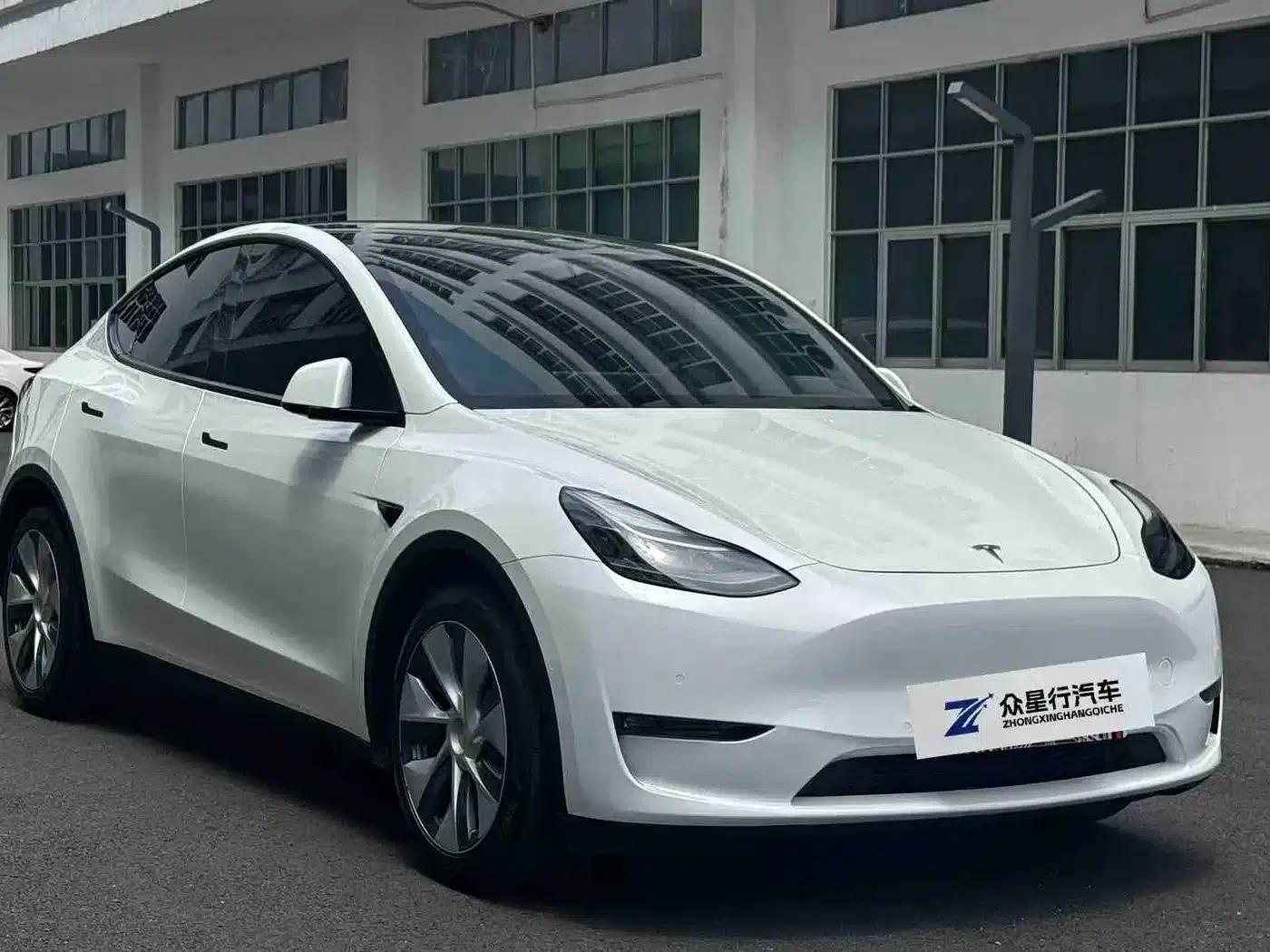 Model Y 2021 Long Range All-Wheel Drive — миниатюра 3