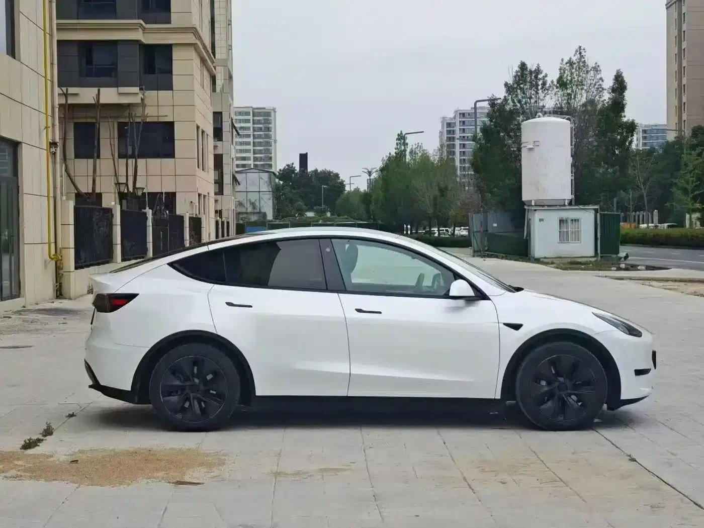 Model Y 2022 Facelift Rear-Wheel Drive Version — миниатюра 6