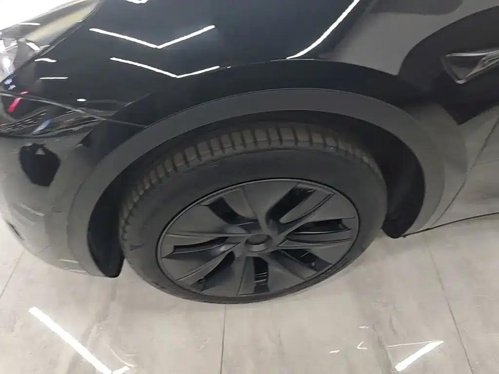 Model Y 2023 Rear-Wheel Drive — миниатюра 23