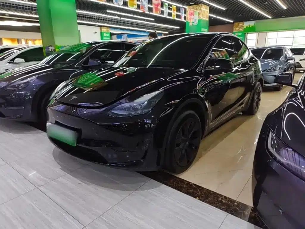 Model Y 2023 Rear-Wheel Drive — миниатюра 2