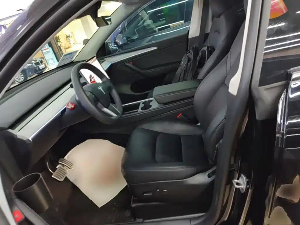 Model Y 2023 Rear-Wheel Drive — миниатюра 15