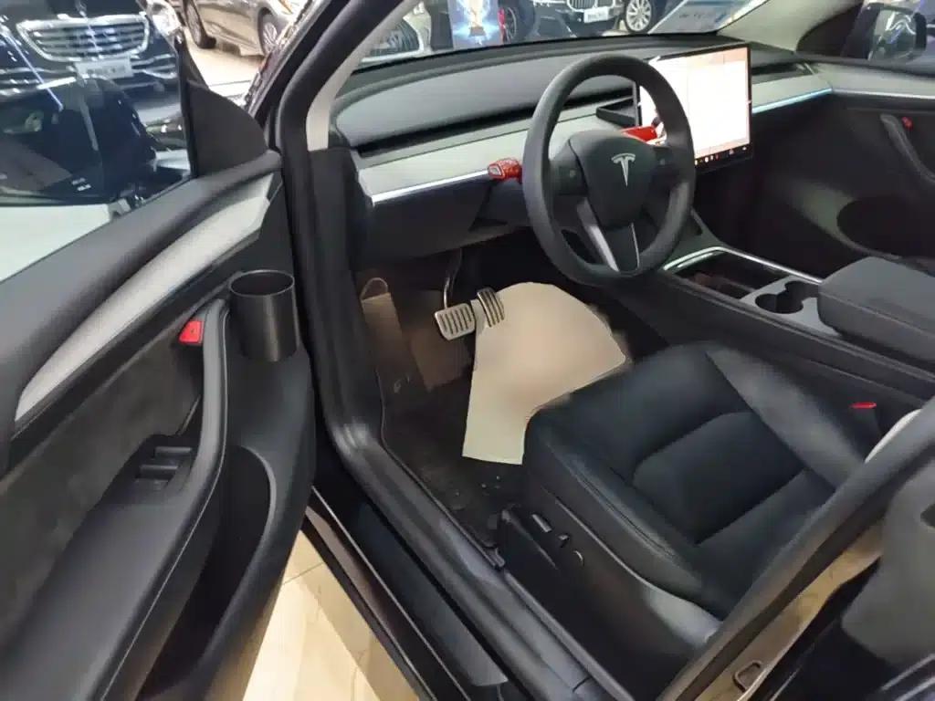 Model Y 2023 Rear-Wheel Drive — миниатюра 16